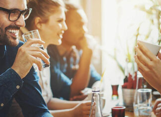 Restaurantele și cafenelele rămân deschise doar pentru persoanele cu Certificat Verde în localitățile cu rata de infectare peste 6‰