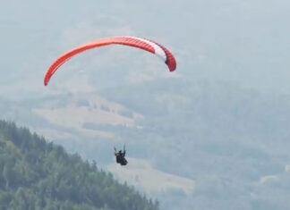 Contrabandă de țigări cu parapanta