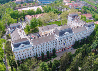 Hotărârile Universității de Medicină din Mureș, privind obligativitatea vaccinării sau testării studenților, au fost suspendate de Tribunalul Suceava