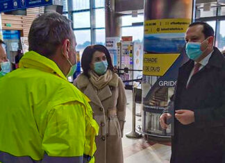 Angajații DSP sunt apărați de jandarmi, pe Aeroportul Suceava