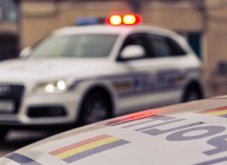 O persoană a murit şi o alta a fost rănită în urma unui accident produs pe DN 2, în afara localităţii Vadu Moldovei. Traficul este oprit